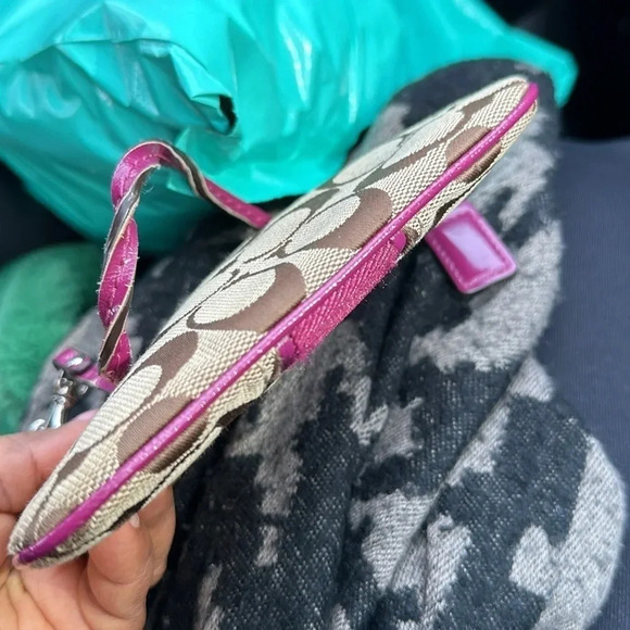 Coach monogram  Wristlet - Picture 4 of 7